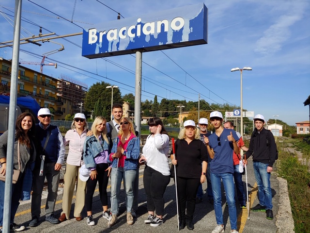 SOTTO IL SOLE DI BRACCIANO NOI PORGEREM LA MANO … B